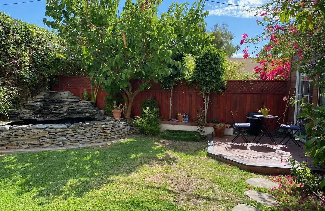 Beverly Hills 2Bd-1